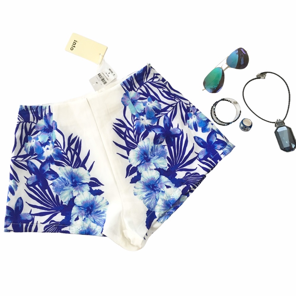 new LF into ❦ Chic Hibiscus Print Shorts ❦ Bright Amethyst Colorful Floral ❦ 6 - Picture 2 of 16